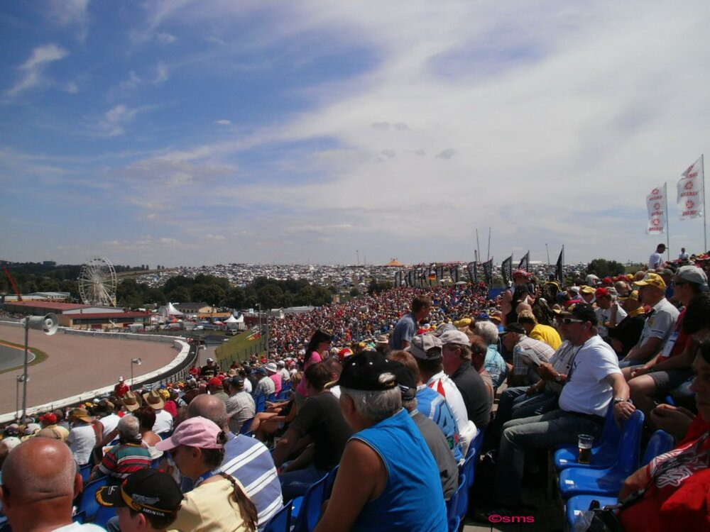 MotoGP4.thumb.jpg.55830c13760076b9bad04e5fe751ad7e.jpg