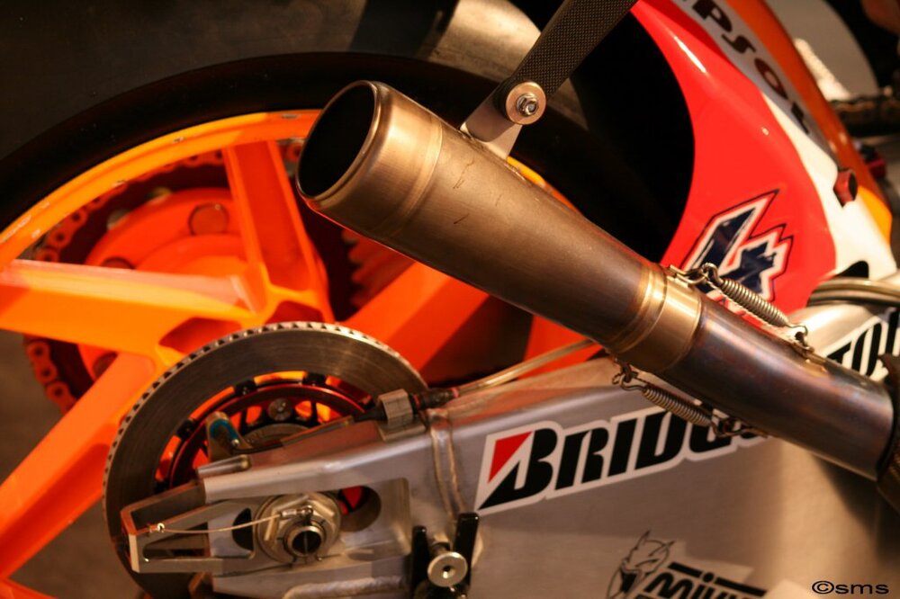 MotoGP8.thumb.jpg.3a4117d6eae451a1a0e8fc70c0493eeb.jpg