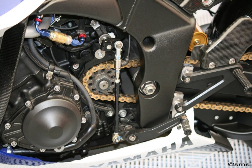 MotoGP9.thumb.jpg.58ee1b9a93cc7be27ca22382562941a1.jpg