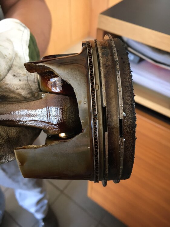 Motor_Kolben2.thumb.JPG.cf59b70a58a3f310f297652340564eee.JPG