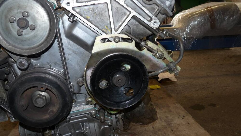 Motor_Servopumpe.thumb.jpg.839fccd8a2d36634730196c74d9b2c5b.jpg