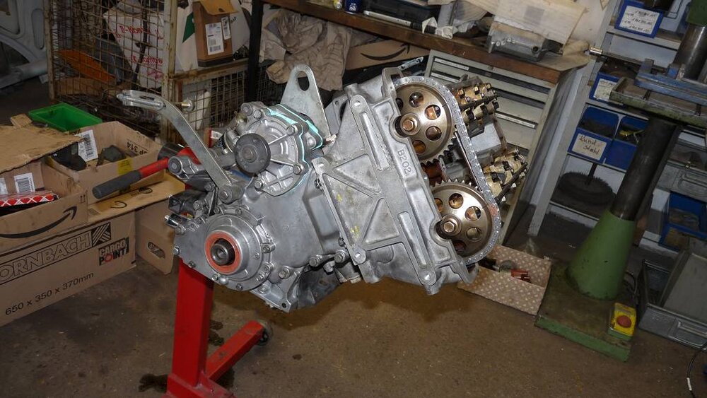 Motor_Stirns.thumb.jpg.0cd30ec06e226b2fbf4f41f1769033dc.jpg