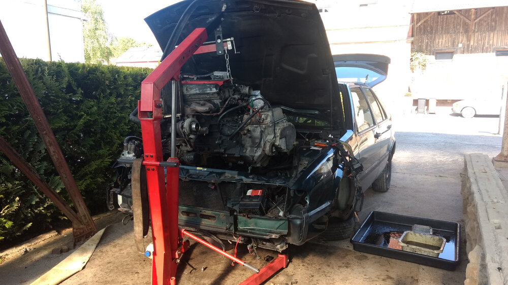 Motorausbau.thumb.jpg.43326ad33cc112c2d23a5c16c607cf1d.jpg