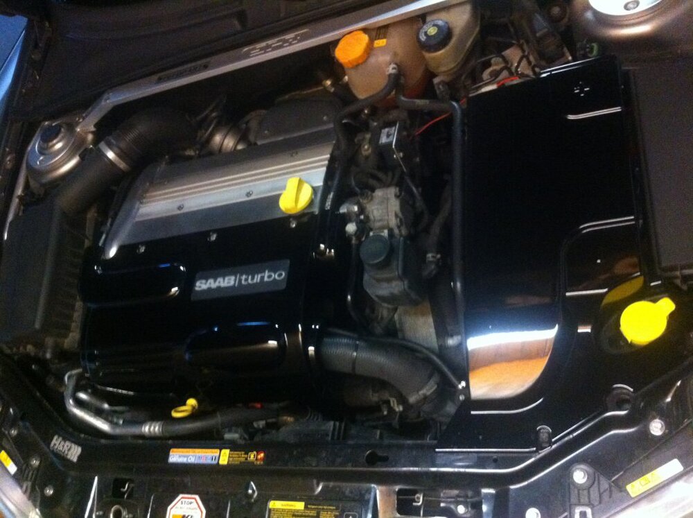 Motorraum1.thumb.jpg.35dbd70b7dabdc1d98a6239a3d5b2da5.jpg