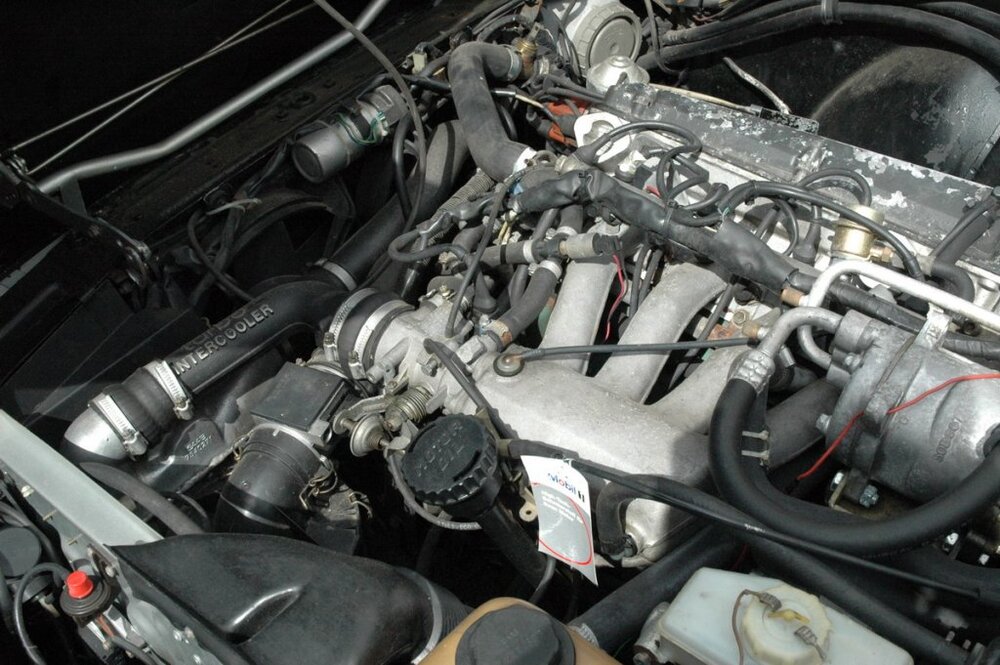 Motorraum_LLK.thumb.jpg.61aa76429dbd24348a0db9ec636cabe6.jpg