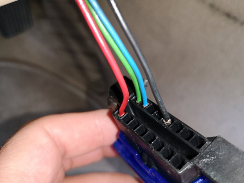 OBD-I_Stecker.thumb.jpg.b20b850eed0794ff592742a0fff3b181.jpg
