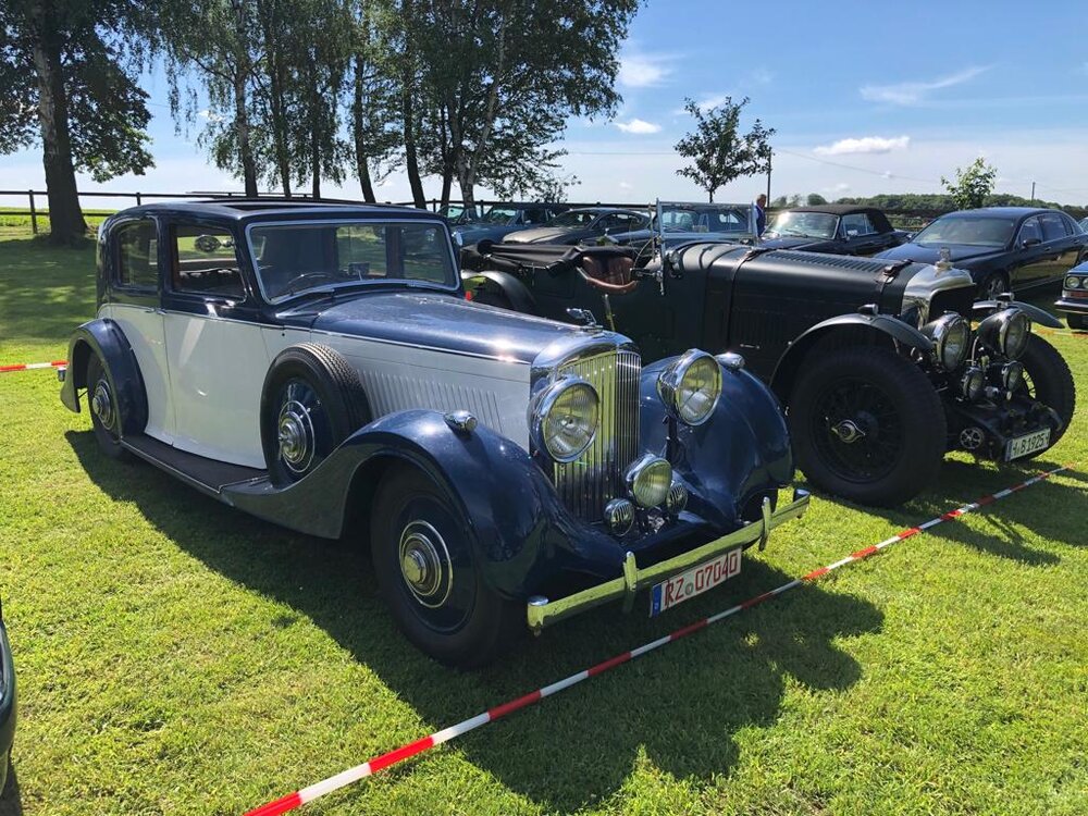 PHOTO-2019-06-12-22-00-23(2).thumb.jpg.6d7d9bdfb669619c569f32278c62c231.jpg