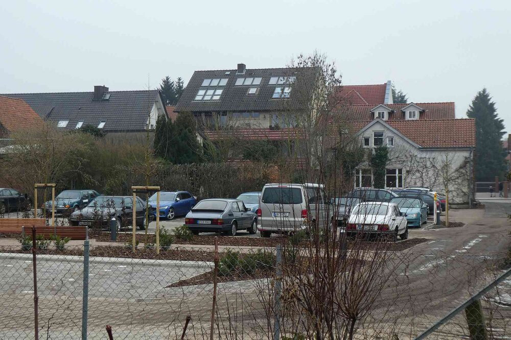 Parkplatz.thumb.jpg.fd5a9e582796aa80906b079b46c5212e.jpg
