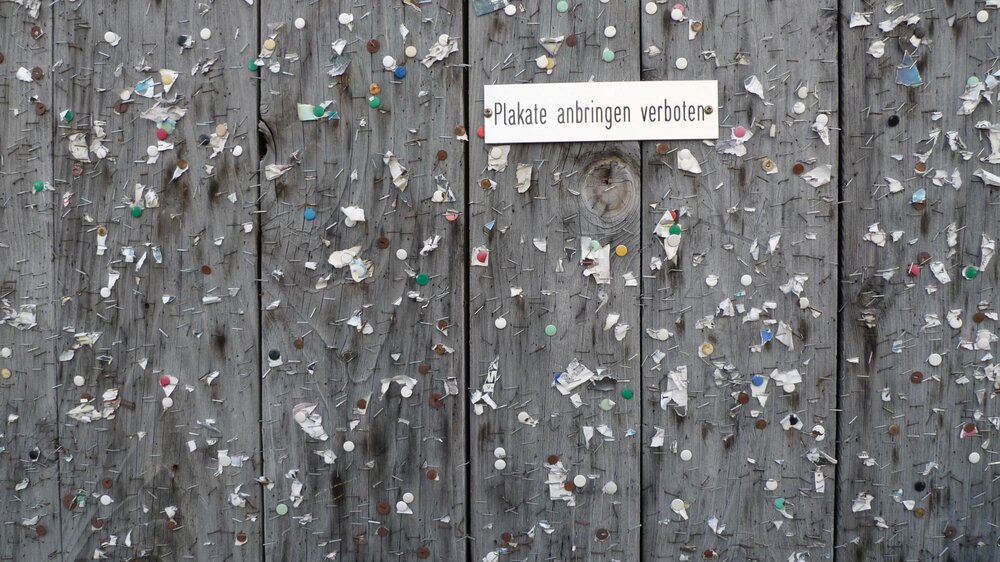 Plakateanbringenverboten1.thumb.jpg.2dee35c9d7f24a8c427793bd74a37502.jpg