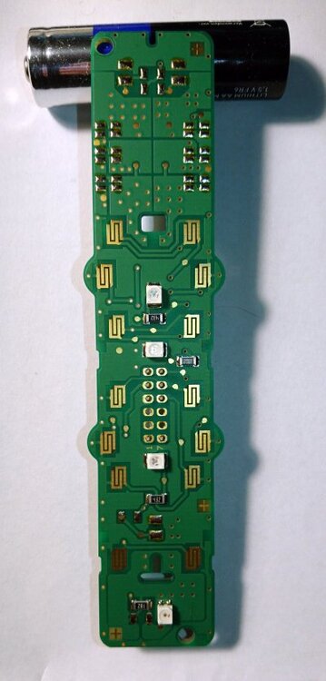 PlatineFront.thumb.JPG.1120e4ecf1810dd8b004360e20c09699.JPG