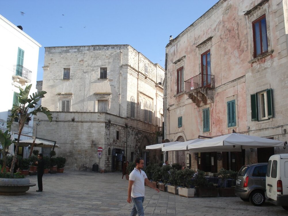 Polignano.thumb.jpg.d7c549eab3c1b4d6c4309a575b120541.jpg
