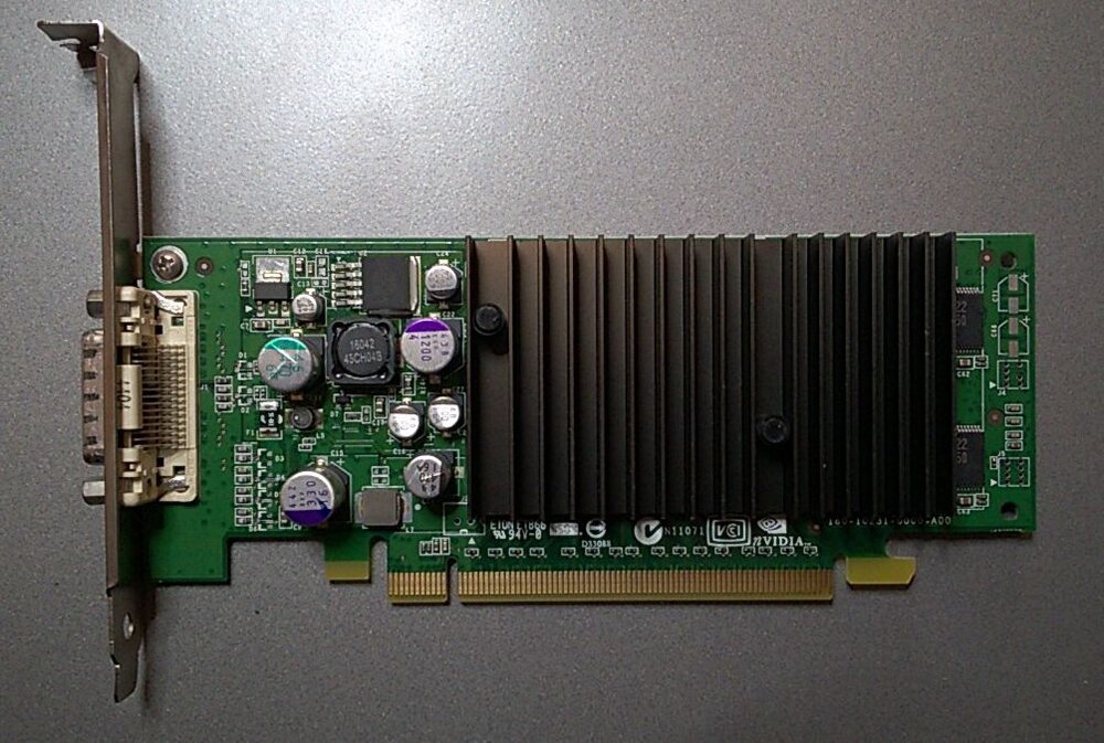 QuadroNVS280_top.thumb.jpg.2a1eb386f2db1d8e1ae1deca19187e53.jpg