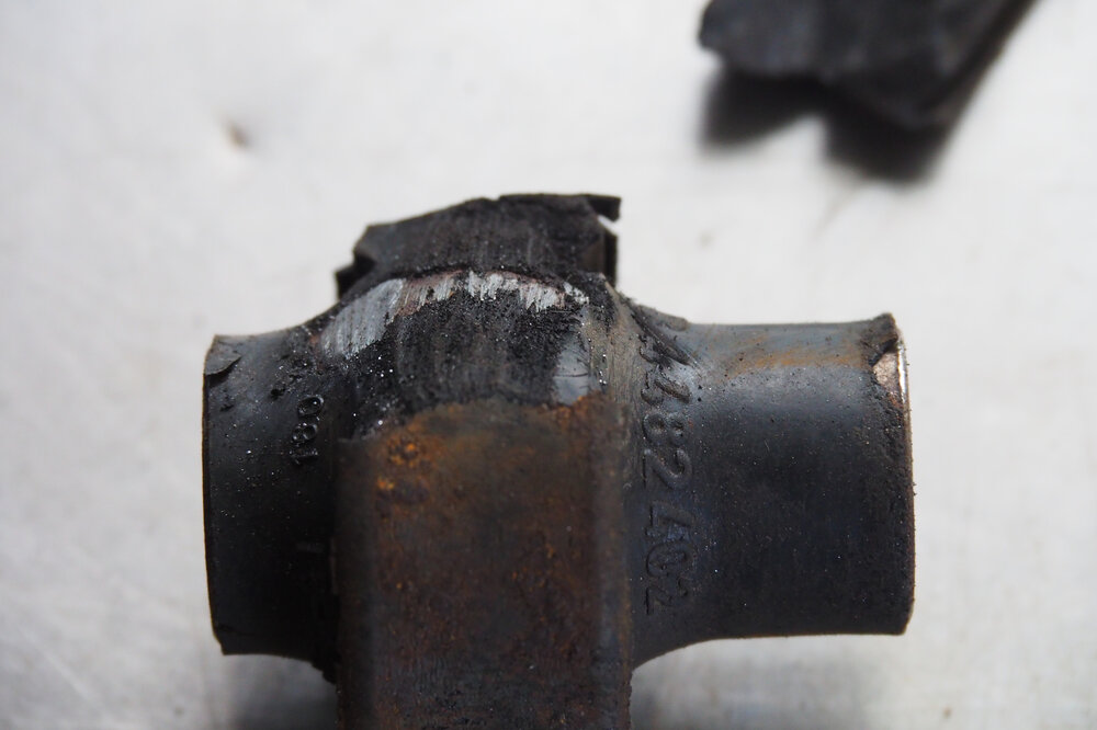Querlenkerstuetze_3.thumb.JPG.b010c9bebdb05ec43b97d40e0089453e.JPG