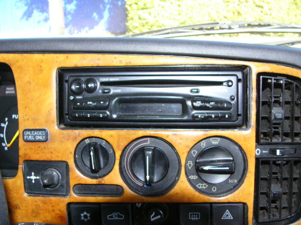 Radio.thumb.jpg.9cc01f6801a8c2d86aca617a37032638.jpg