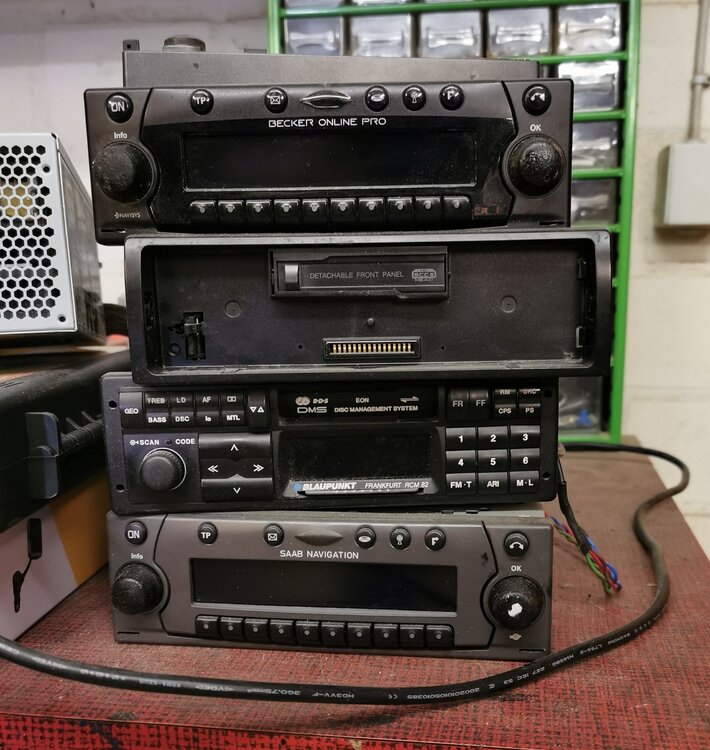 Radio_Diverse.thumb.jpg.03495588c86db9d70d3ac85064c0dff4.jpg