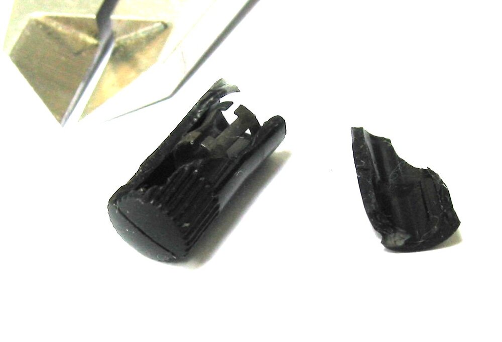 Radioknopf00.thumb.JPG.d80a2c36b7b0d64e54be5ddcbeef14b6.JPG