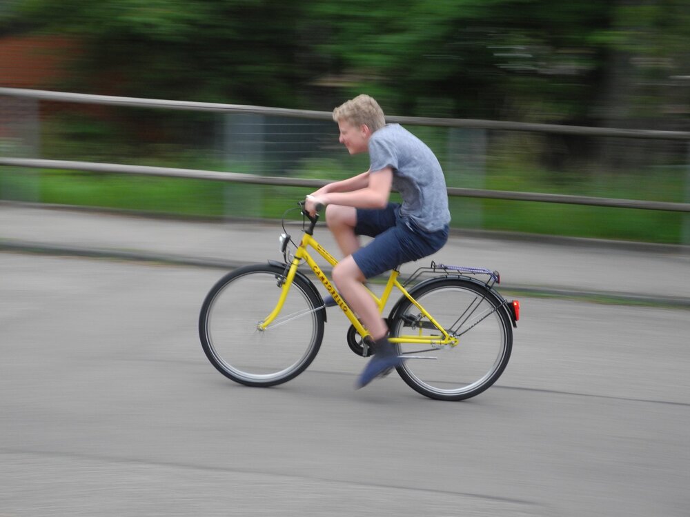 Richi_auf_Fahrrad_190616.thumb.JPG.67c95508fe60420eae813affa5db79e9.JPG