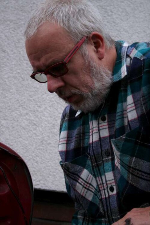 Robert.thumb.jpg.6f2e86ece8f8e7af7f8b21608a6b5e65.jpg