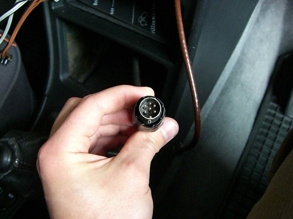 Rundstecker1.thumb.jpg.9594974dfd2a28ae545b785e93367082.jpg