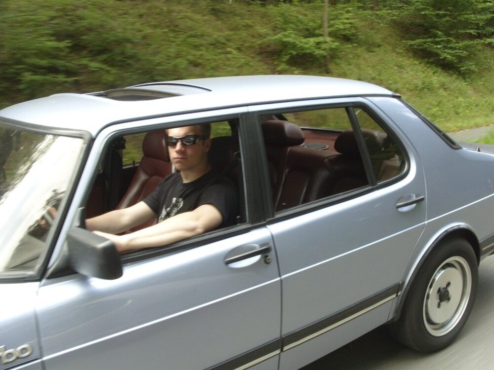 S1051281.thumb.jpg.cd891b0160095890066c24c023c22fef.jpg