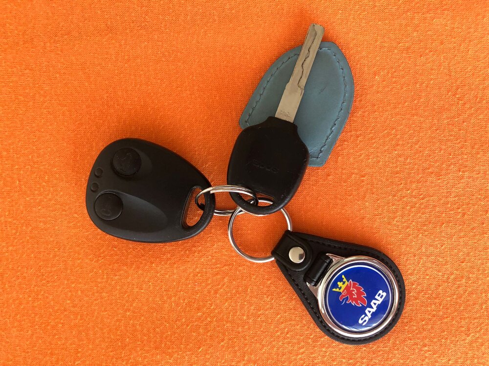 SAAB900Key.thumb.jpg.83e30559016fa32ddde958fdc6a7d5bd.jpg