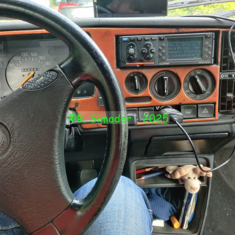 SAAB900_ARMATURENBLENDE_HANDSCHUHFACHDECKEL_2_k.thumb.jpg.f711468ee058a99366ede83ae393ba5e.jpg