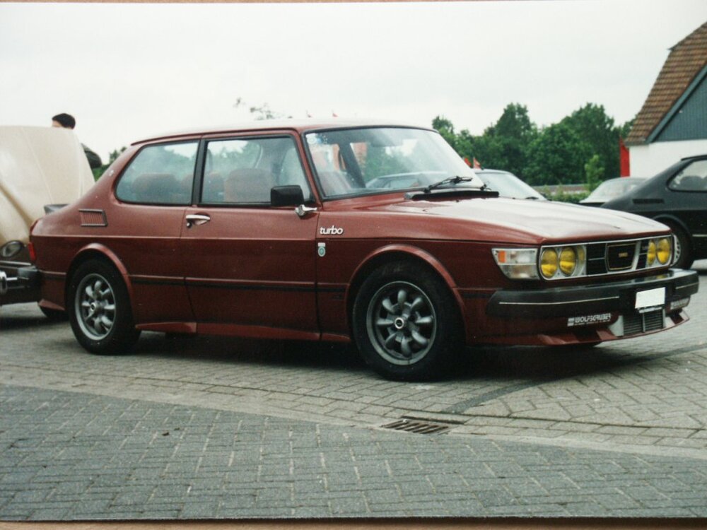 SAAB99Airflow-Sedan.turbo-S_M80.InternationalMeetingRosmalen-NL-1994.GarageWolfsgruber.Gmunden.d.thumb.jpg.aedddff3855b77a549c53ecce79b20c1.jpg