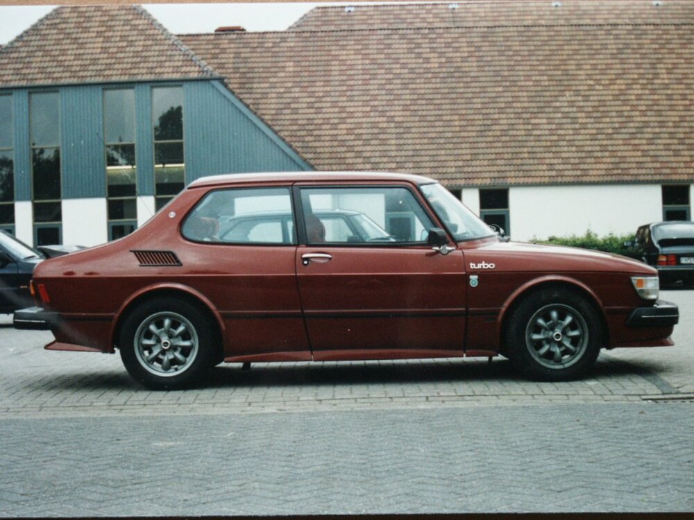 SAAB99Airflow-Sedan.turbo-S_M80.InternationalMeetingRosmalen-NL-1994.GarageWolfsgruber.Gmunden.e.thumb.jpg.95341edb77d41e2e6576f055643a15ed.jpg