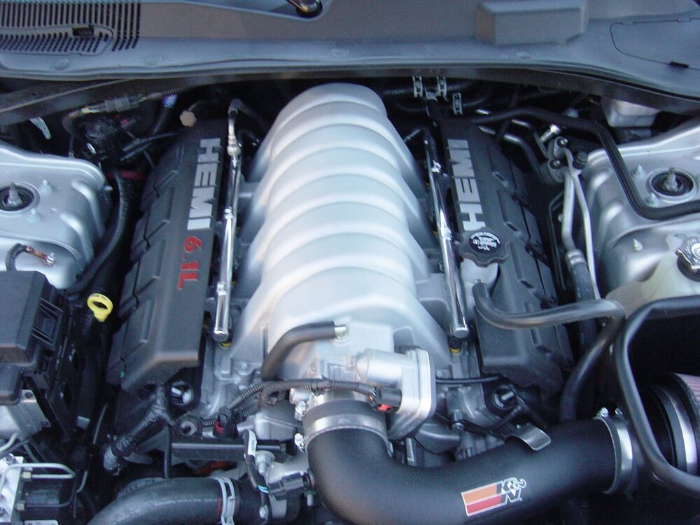 SRT8010.thumb.jpg.a1142a9bc170f063b99698d75053acd2.jpg
