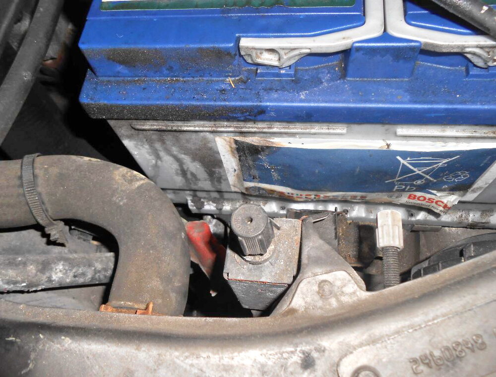 Saab-Batterie.thumb.JPG.6e360969fbdd993ac7dae3f16973b14e.JPG