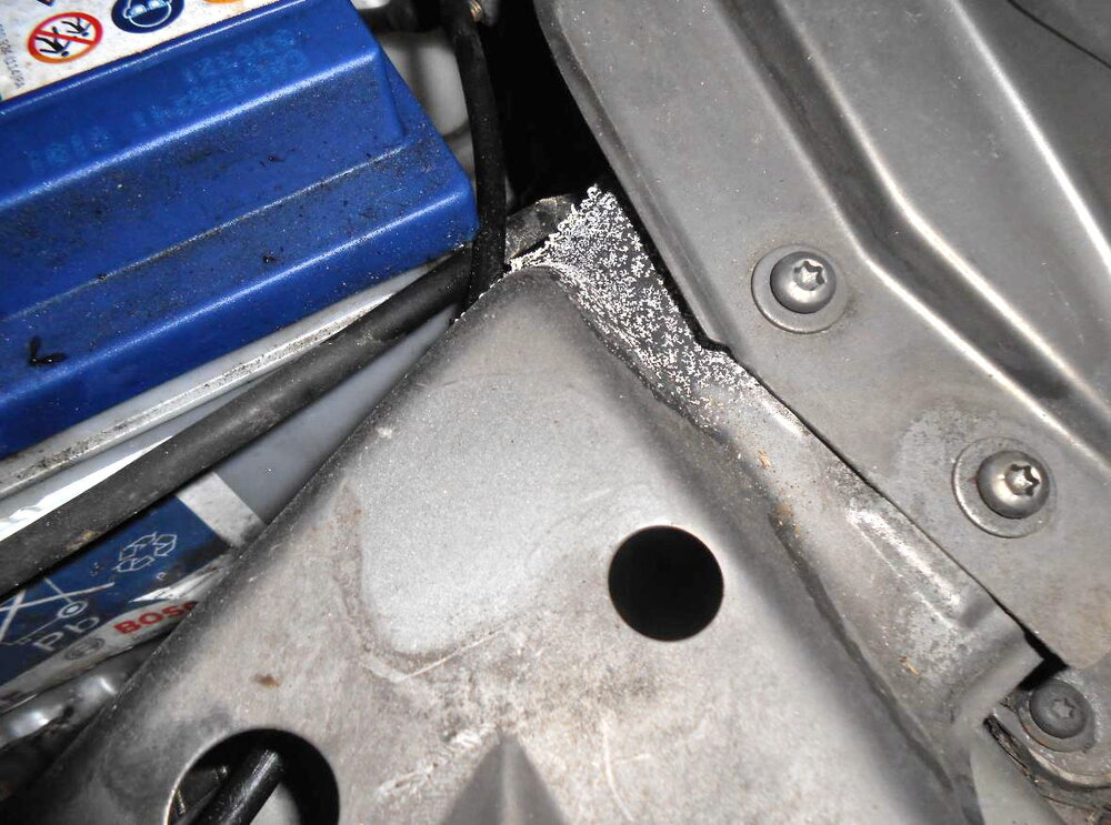 Saab-Batterie2.thumb.jpg.1750a51707c347e82328fafc0c09f788.jpg