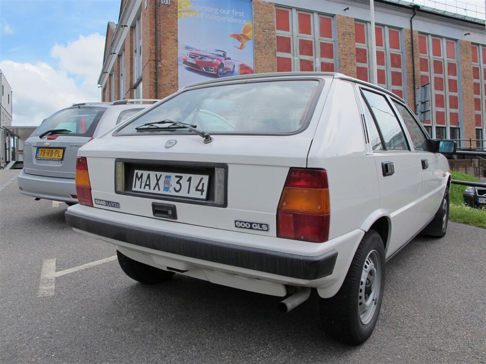 Saab600_2.thumb.JPG.9bbd676c4a2b0204cdd42a41d75622ce.JPG