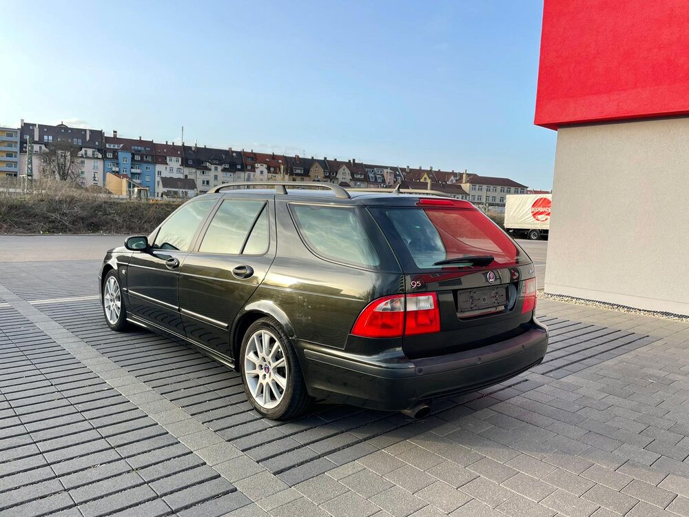 Saab9-5Aerohinten.thumb.jpg.652ba26e6816131eaf43936aad8bbb2f.jpg