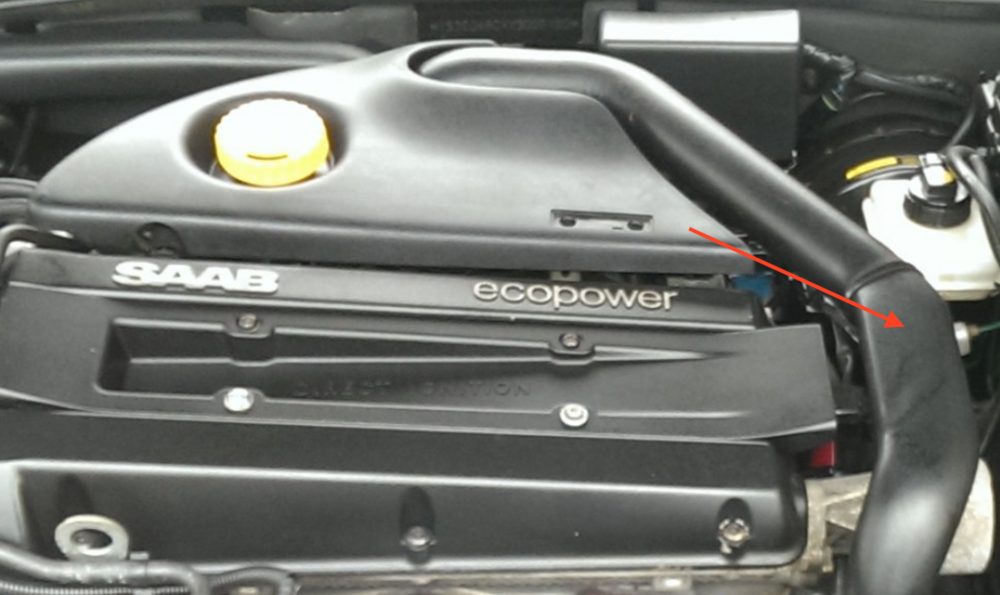Saab9-5MotorraumKunststoffrohrnebenMotor.thumb.png.8b407b00145818890bd819edf82969ff.png