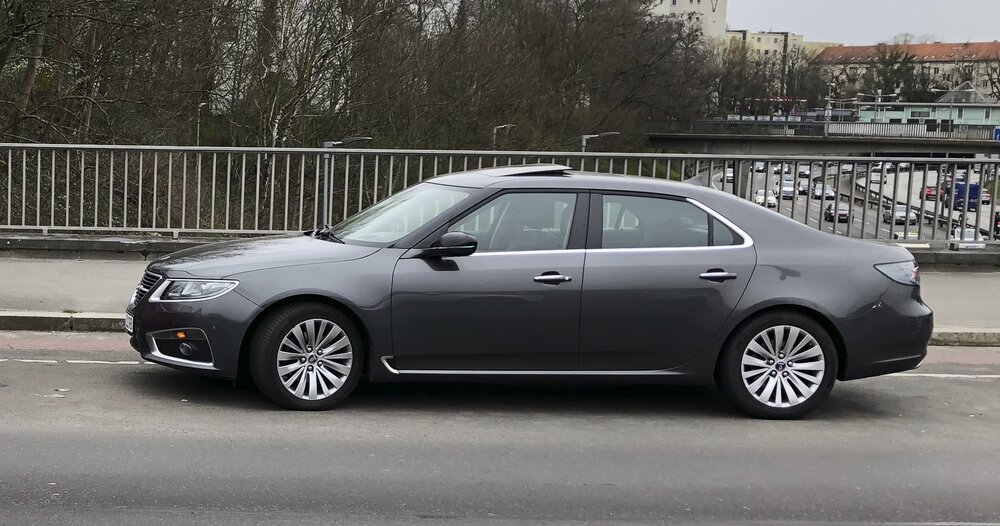 Saab9-5NG2.0TTIDAeroCarbonGreyBERLIN.thumb.jpg.167f3da2775977579947ff58be8f724c.jpg