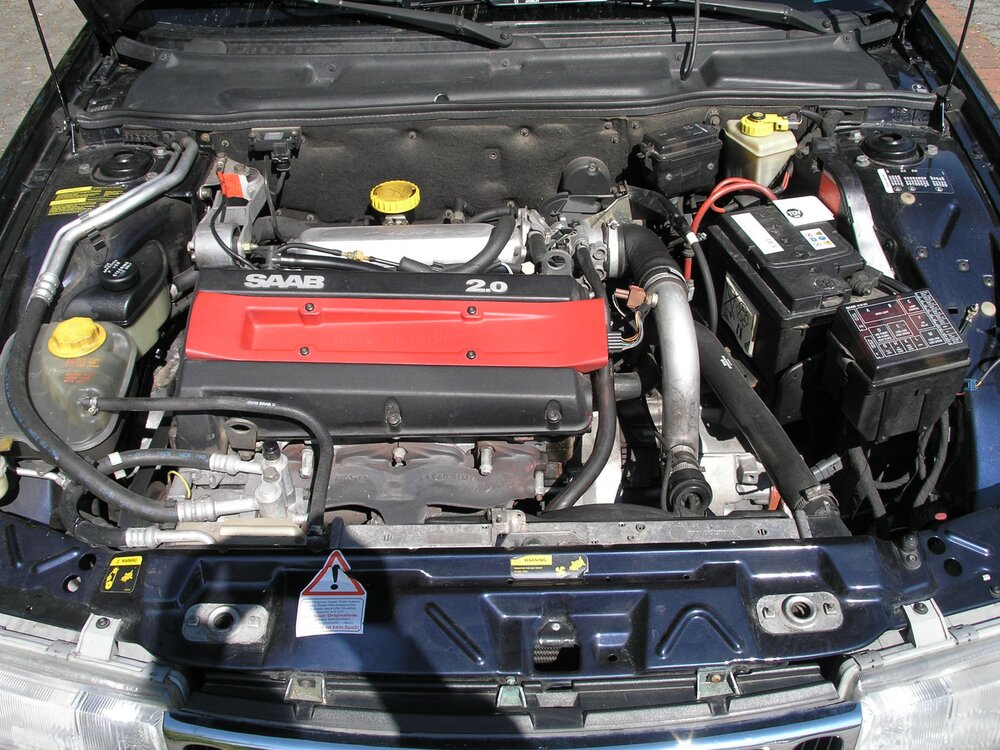 Saab9000Motorraum.thumb.JPG.9ca863b8be823bb80283cde8c2939bad.JPG