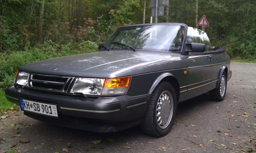 Saab900_1.thumb.jpg.ace43d0e5e86a7213d6cc4f4e09732f9.jpg