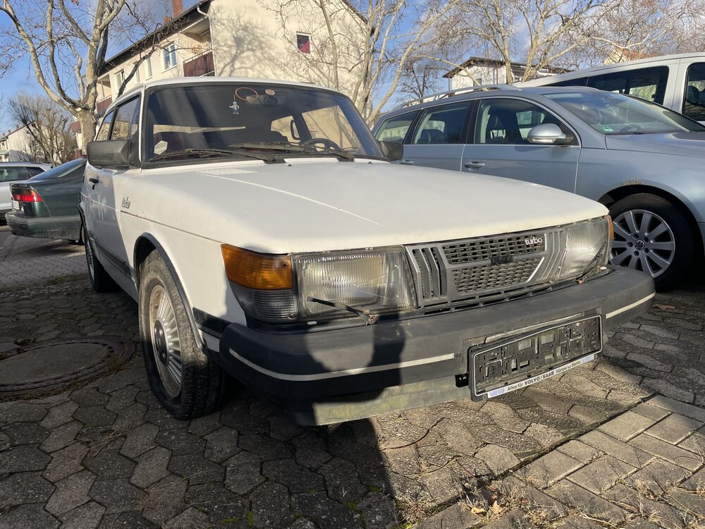 Saab900er8V02.thumb.jpg.e5f11ec4ebb606a169634bb66c94bfc6.jpg