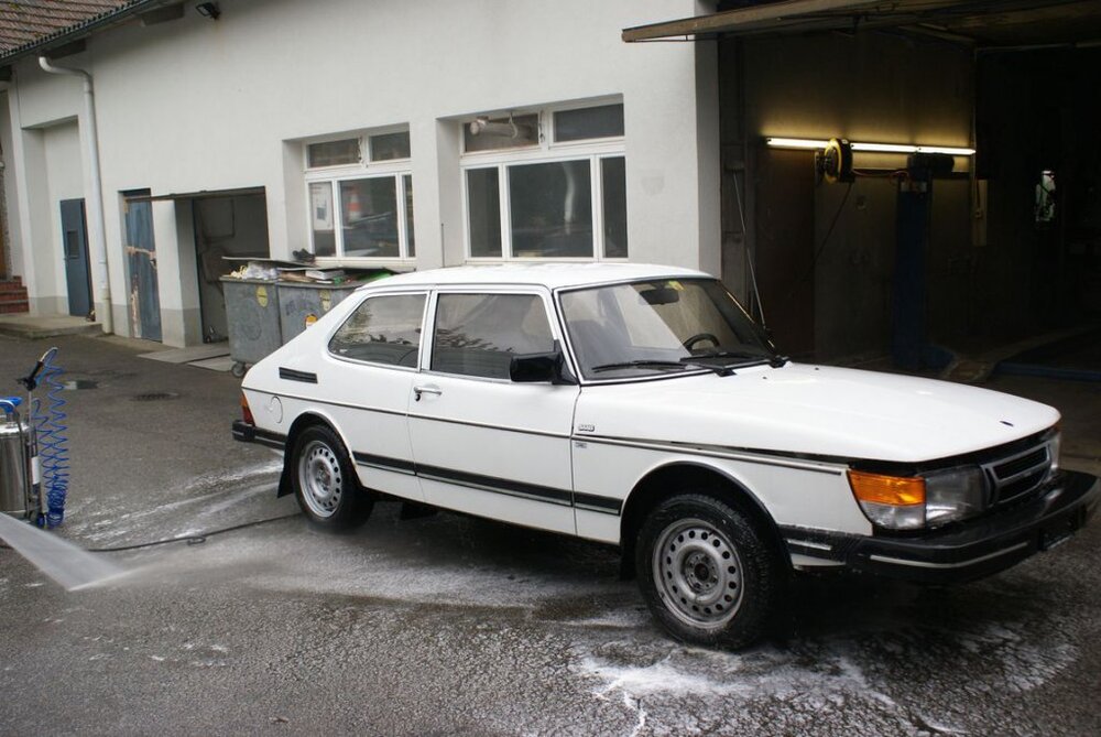 Saab900i01.05(70)1280x768.thumb.jpg.1eb48d8527710ea9befb2dc21a57b0ad.jpg