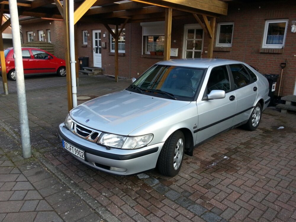 Saab9_3.thumb.jpg.82c3660560901405bbaca1808c962511.jpg