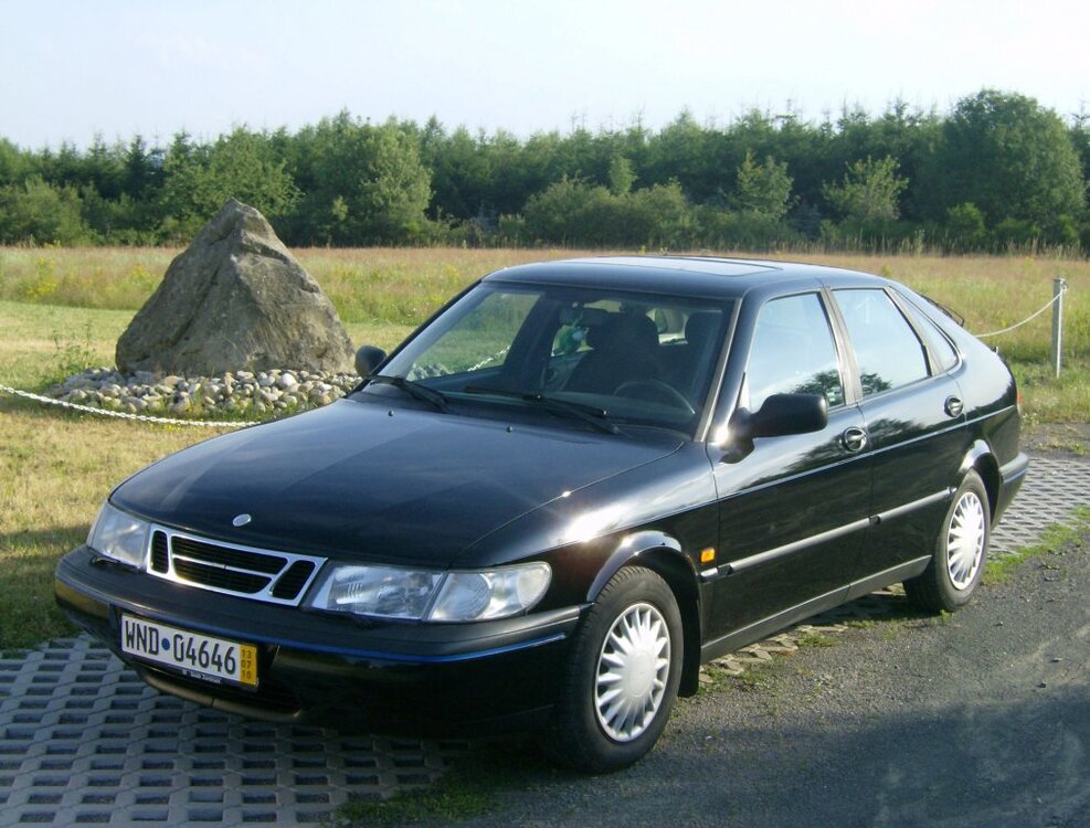Saab_900_1.thumb.jpg.be8509b60ffc004c8d9481acca65a041.jpg