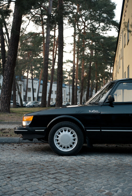 Saab_900_1985.thumb.jpg.11dedc9e9eae05c7905b96d01076d762.jpg