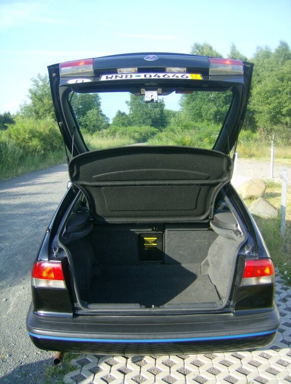 Saab_900_5.thumb.jpg.23fa04e288e6753a06579d66d9d391d8.jpg