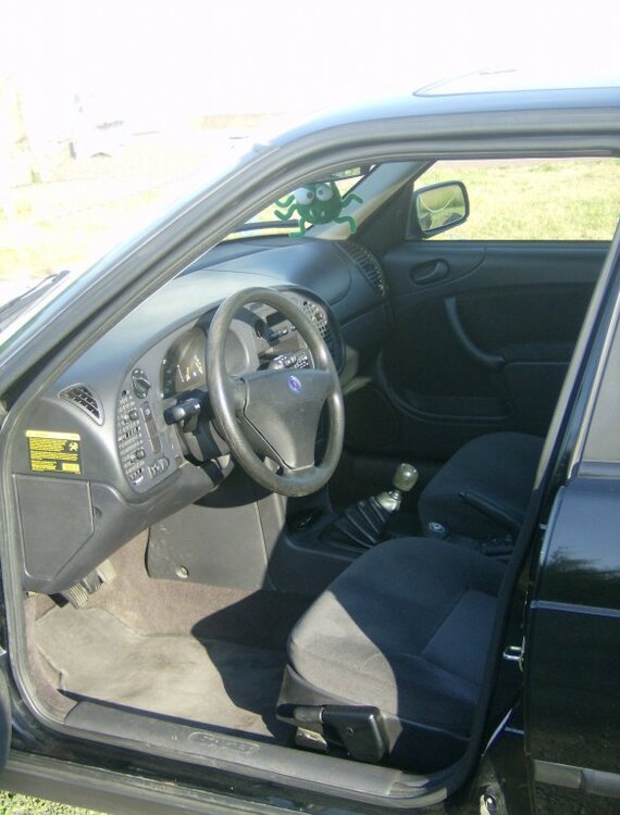Saab_900_6.thumb.jpg.da7093bdd23561070c8db20bdc04b565.jpg