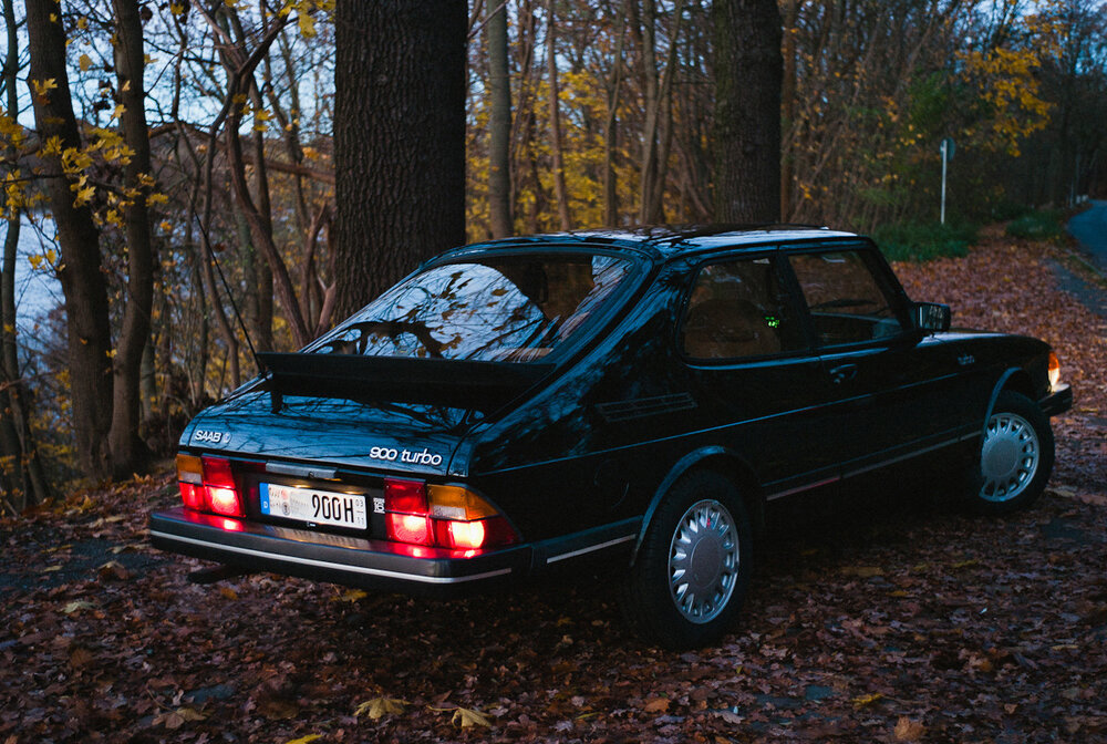 Saab_900_Turbo_1985-2.thumb.jpg.dc4e78e8edc3363340222aa8ca83ec01.jpg