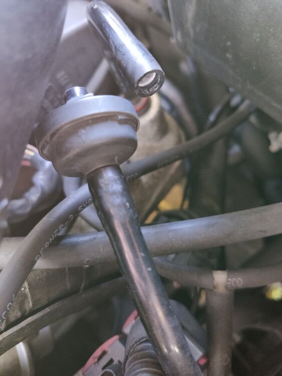 Saab_95_Unterdruck1.thumb.jpg.6c1f9e05fa29586b655f29d26aafe199.jpg