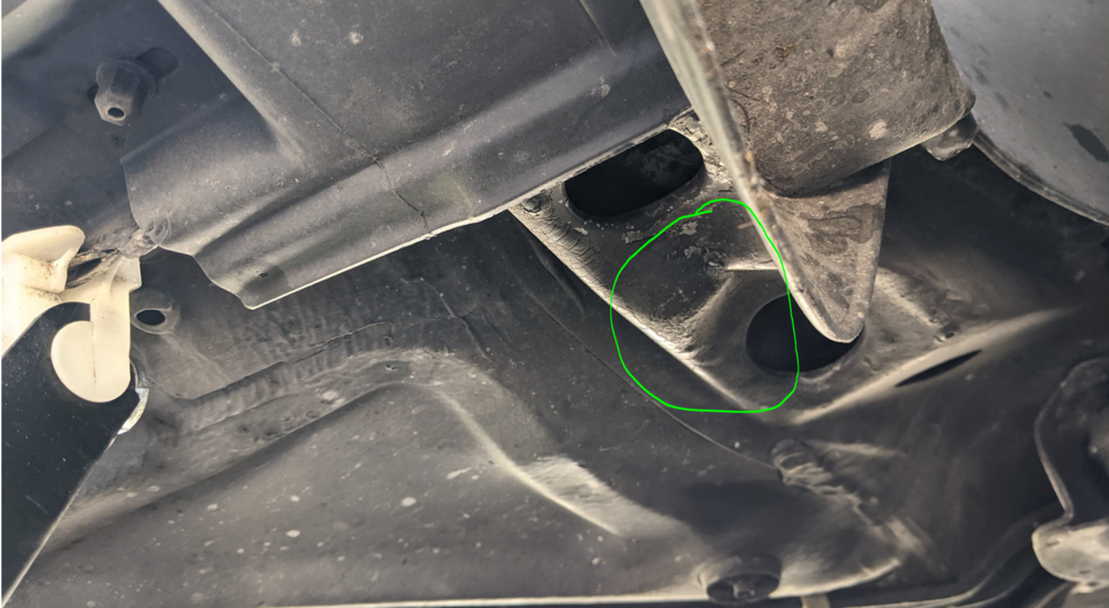 Saab_Aufnahmepunkt_Vorne_Rechts.thumb.png.aaf17d093aeb99a70e93c8bc8847d561.png
