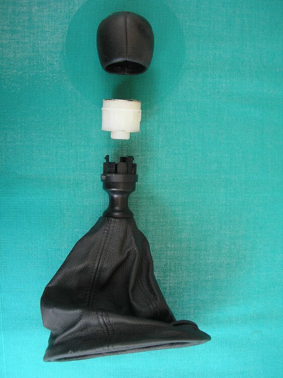 Schaltknauf(2).thumb.JPG.2a562c9485fcabff07669fcf40df9378.JPG