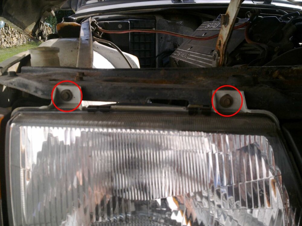 Scheinwerferschraube1.thumb.jpg.4a827661576fac36d0b999567c2eb64f.jpg