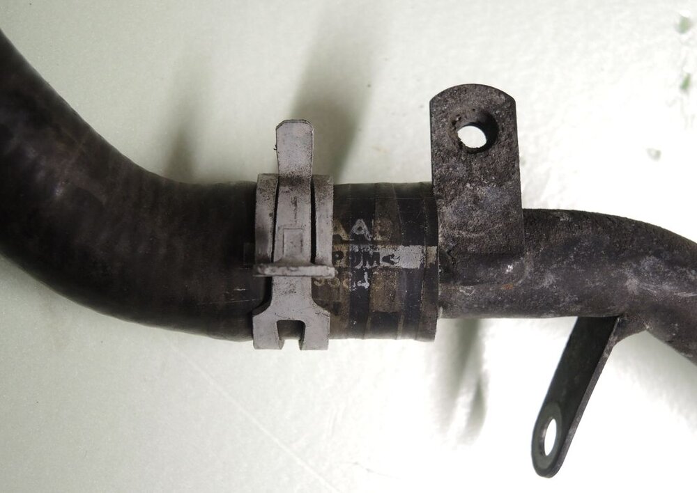 Schlauchklemme_naja.thumb.jpg.3915fc037b2411b5cc3b37f08169732f.jpg
